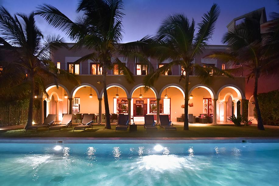 night shot hacienda del mar